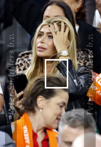 Amsterdam 6 mei 2018
Nederland-Peru 2-1 . Afscheidswedstrijd Wesley Sneijder . Zijn vrouw Yolanthe Sneijder Cabau en zoons Jessey en Xess Xava zijn natuurlijk aanwezig. Estelle Cruyff