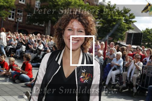 Waspik Waalwijk 26 augustus 2018
Huldiging Maarten v d Weijdenin Waalwijk en met familie bij zijn huis. Zijn vrouw Daisy en kinderen Phileine en Robien waren er natuurlijk bij. Evelien de Bruijn