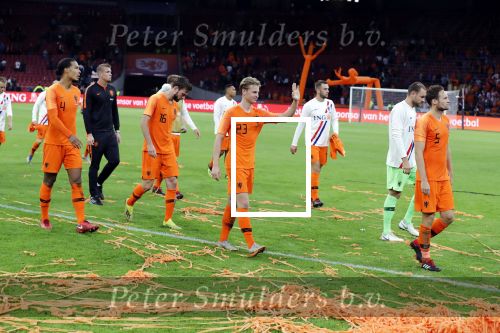 Amsterdam 6 mei 2018
Nederland-Peru 2-1 . Afscheidswedstrijd Wesley Sneijder . Zijn vrouw Yolanthe Sneijder Cabau en zoons Jessey en Xess Xava zijn natuurlijk aanwezig. Frenkie de Jong
