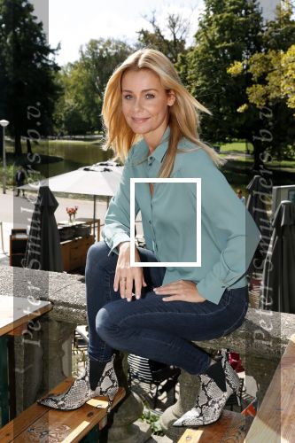 Amsterdam 7 september 2018
Presentatie stoptober 2018 door Froukje de Both met Katja Schuurman Jan Slagter en Kees v d Spek in Vondel CS.
