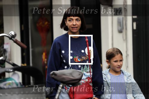 Amsterdam 27 augustus 2018
Georgina Verbaan met dochter boodschappen aan het doen.