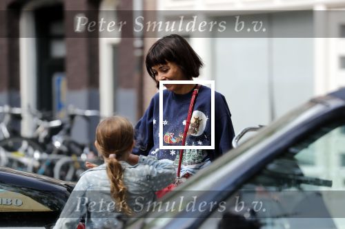 Amsterdam 27 augustus 2018
Georgina Verbaan met dochter boodschappen aan het doen.