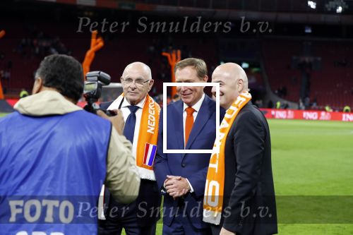 Amsterdam 6 mei 2018
Nederland-Peru 2-1 . Afscheidswedstrijd Wesley Sneijder . Zijn vrouw Yolanthe Sneijder Cabau en zoons Jessey en Xess Xava zijn natuurlijk aanwezig. Michael v Praag en Gianni Infantino