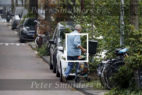 Amsterdam 4 september 2018
Hans v d Togt woont weer op zijn woonboot/woonark in Amsterdam en gaat boodschappen doen.