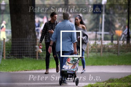 Amsterdam 4 september 2018
Hans v d Togt woont weer op zijn woonboot/woonark in Amsterdam en gaat boodschappen doen.