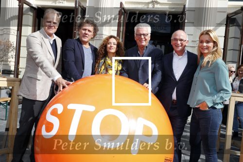 Amsterdam 7 september 2018
Presentatie stoptober 2018 door Froukje de Both met Katja Schuurman Jan Slagter en Kees v d Spek in Vondel CS.