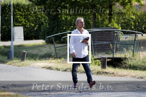 Wernhout 3 augustus 2018
Johan Vlemmix kijkt naar huizen op het park Patersven in Wernhout. Ook Patricia Paay en haar man Robert Hinfelaar hebben er een huis.