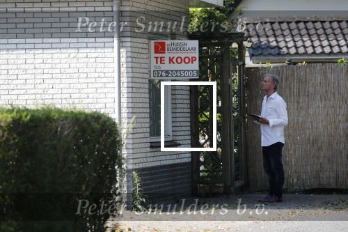 Wernhout 3 augustus 2018
Johan Vlemmix kijkt naar huizen op het park Patersven in Wernhout. Ook Patricia Paay en haar man Robert Hinfelaar hebben er een huis.
