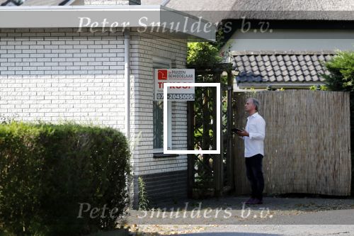 Wernhout 3 augustus 2018
Johan Vlemmix kijkt naar huizen op het park Patersven in Wernhout. Ook Patricia Paay en haar man Robert Hinfelaar hebben er een huis.