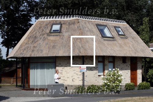 Wernhout 6 augustus 2018
Johan Vlemmix kijkt naar huizen op het park Patersven in Wernhout. Ook Patricia Paay en haar man Robert Hinfelaar hebben er een huis.