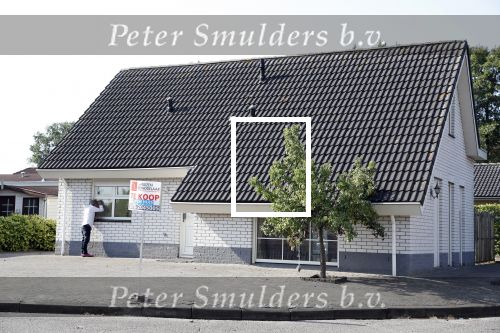 Wernhout 6 augustus 2018
Johan Vlemmix kijkt naar huizen op het park Patersven in Wernhout. Ook Patricia Paay en haar man Robert Hinfelaar hebben er een huis.