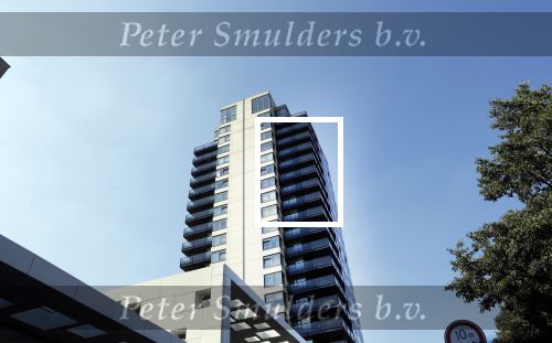Amsterdam 3 augustus 2018
In dit appartementen complex Lâ€™etoile heeft Jos Verstappen een appartement gehuurd. Martin garrix en Evert Santegoeds wonen er ook.