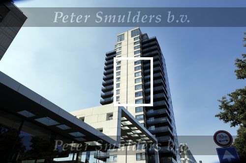 Amsterdam 3 augustus 2018
In dit appartementen complex Lâ€™etoile heeft Jos Verstappen een appartement gehuurd. Martin garrix en Evert Santegoeds wonen er ook.