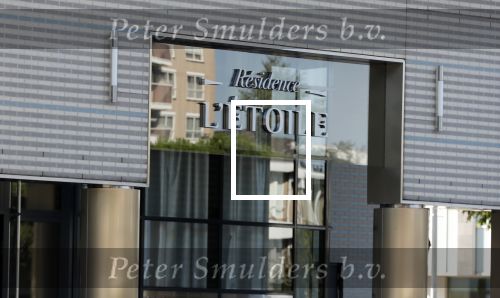 Amsterdam 3 augustus 2018
In dit appartementen complex Lâ€™etoile heeft Jos Verstappen een appartement gehuurd. Martin garrix en Evert Santegoeds wonen er ook.