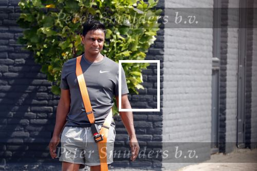 ijsselstein 1 augustus 2018
Karl Noten bij zijn praktijk .