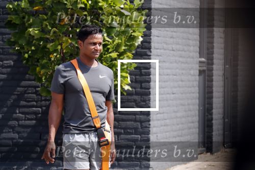 ijsselstein 1 augustus 2018
Karl Noten bij zijn praktijk .