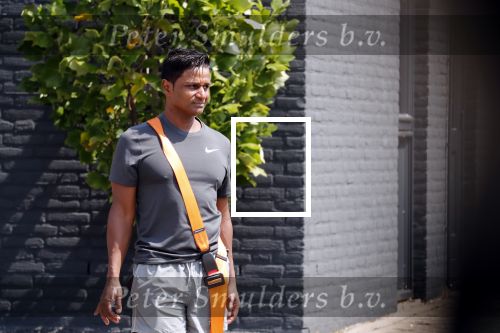 ijsselstein 1 augustus 2018
Karl Noten bij zijn praktijk .
