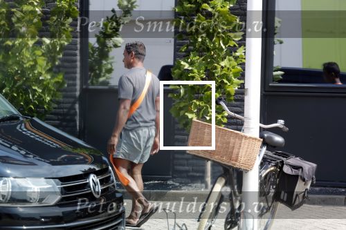 ijsselstein 1 augustus 2018
Karl Noten bij zijn praktijk .