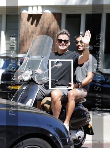Amsterdam 3 augustus 2018
Leco v Zadelhoff en zijn partner Carlos Alberto 2 keer op 1 dag op hun vespa scooter.