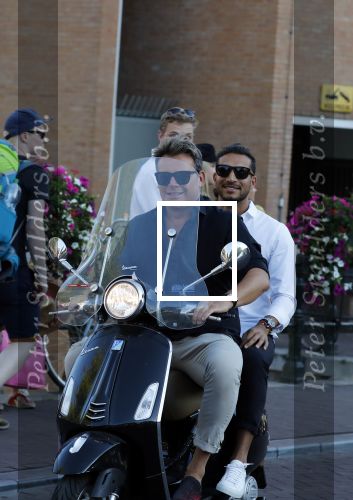 Amsterdam 3 augustus 2018
Leco v Zadelhoff en zijn partner Carlos Alberto 2 keer op 1 dag op hun vespa scooter.