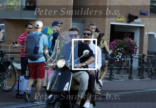 Amsterdam 3 augustus 2018
Leco v Zadelhoff en zijn partner Carlos Alberto 2 keer op 1 dag op hun vespa scooter.