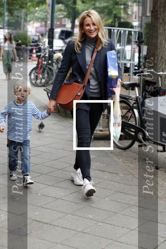 Amsterdam 29 augustus 2018
Lieke v Lexmond met haar zoontje aan het winkelen.
