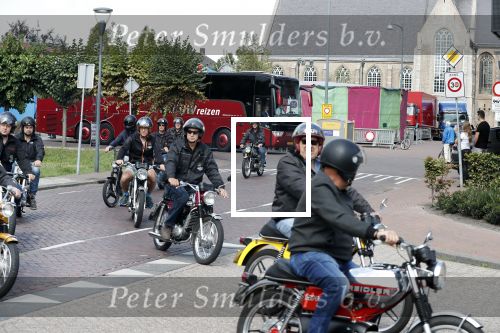 Waspik Waalwijk 26 augustus 2018
Huldiging Maarten v d Weijdenin Waalwijk en met familie bij zijn huis. Zijn vrouw Daisy en kinderen Phileine en Robien waren er natuurlijk bij.