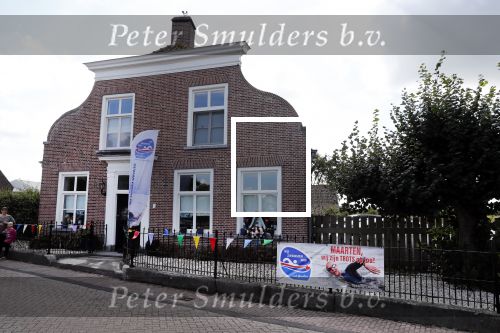 Waspik Waalwijk 26 augustus 2018
Huldiging Maarten v d Weijdenin Waalwijk en met familie bij zijn huis. Zijn vrouw Daisy en kinderen Phileine en Robien waren er natuurlijk bij.