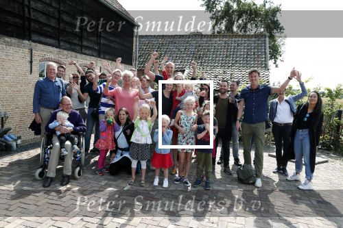 Waspik Waalwijk 26 augustus 2018
Huldiging Maarten v d Weijdenin Waalwijk en met familie bij zijn huis. Zijn vrouw Daisy en kinderen Phileine en Robien waren er natuurlijk bij.