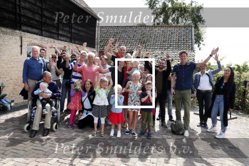 Waspik Waalwijk 26 augustus 2018
Huldiging Maarten v d Weijdenin Waalwijk en met familie bij zijn huis. Zijn vrouw Daisy en kinderen Phileine en Robien waren er natuurlijk bij.