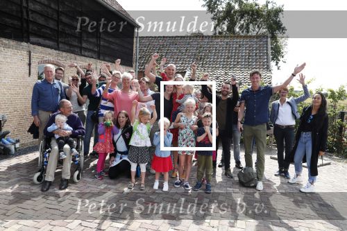 Waspik Waalwijk 26 augustus 2018
Huldiging Maarten v d Weijdenin Waalwijk en met familie bij zijn huis. Zijn vrouw Daisy en kinderen Phileine en Robien waren er natuurlijk bij.