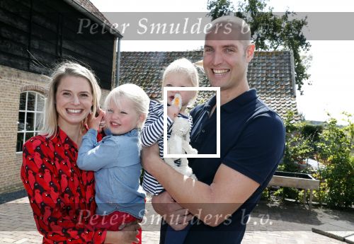 Waspik Waalwijk 26 augustus 2018
Huldiging Maarten v d Weijdenin Waalwijk en met familie bij zijn huis. Zijn vrouw Daisy en kinderen Phileine en Robien waren er natuurlijk bij.