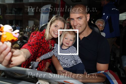 Waspik Waalwijk 26 augustus 2018
Huldiging Maarten v d Weijdenin Waalwijk en met familie bij zijn huis. Zijn vrouw Daisy en kinderen Phileine en Robien waren er natuurlijk bij.