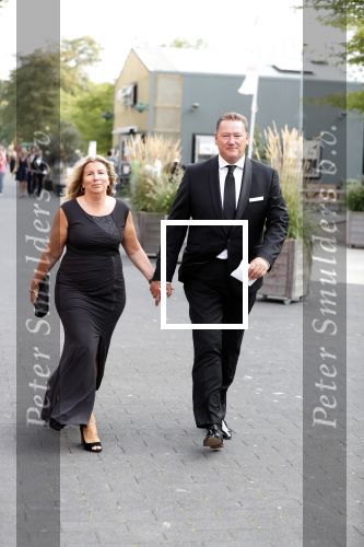 Hilversum 3 september 2018
Telegraaf voetballer van het jaar in studio 21. Marc Hofstede met vrouw