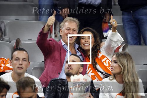 Amsterdam 6 mei 2018
Nederland-Peru 2-1 . Afscheidswedstrijd Wesley Sneijder . Zijn vrouw Yolanthe Sneijder Cabau en zoons Jessey en Xess Xava zijn natuurlijk aanwezig. Marcel Boekhoorn met zijn vriendin Rebecca Cabau.