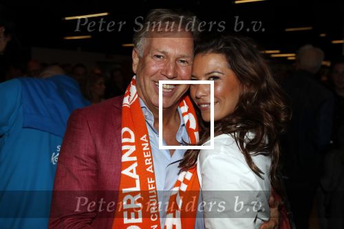 Amsterdam 6 mei 2018
Nederland-Peru 2-1 . Afscheidswedstrijd Wesley Sneijder . Zijn vrouw Yolanthe Sneijder Cabau en zoons Jessey en Xess Xava zijn natuurlijk aanwezig. Marcel Boekhoorn met zijn vriendin Rebecca Cabau.