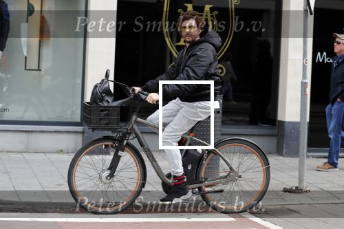 Amsterdam 27 augustus 2018
Mari v d Ven op de fiets.