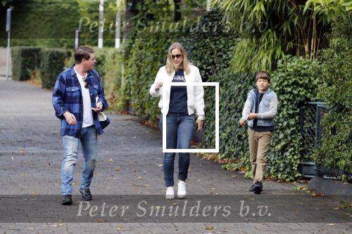 Amsterdam 25 augustus 2018
Martijn Krabbe gaat met zijn zoon achilles en zijn nieuwe vriendin Deborah Wietzes boodschappen doen.