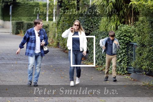 Amsterdam 25 augustus 2018
Martijn Krabbe gaat met zijn zoon achilles en zijn nieuwe vriendin Deborah Wietzes boodschappen doen.