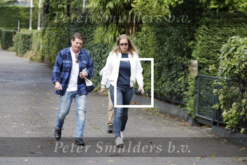 Amsterdam 25 augustus 2018
Martijn Krabbe gaat met zijn zoon achilles en zijn nieuwe vriendin Deborah Wietzes boodschappen doen.