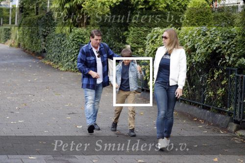 Amsterdam 25 augustus 2018
Martijn Krabbe gaat met zijn zoon achilles en zijn nieuwe vriendin Deborah Wietzes boodschappen doen.