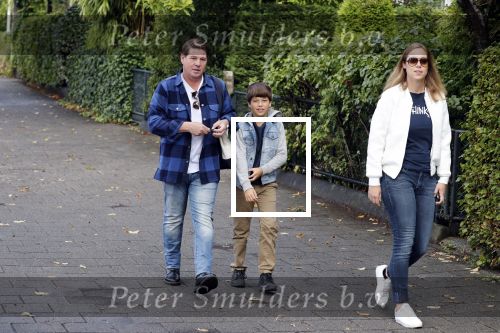 Amsterdam 25 augustus 2018
Martijn Krabbe gaat met zijn zoon achilles en zijn nieuwe vriendin Deborah Wietzes boodschappen doen.