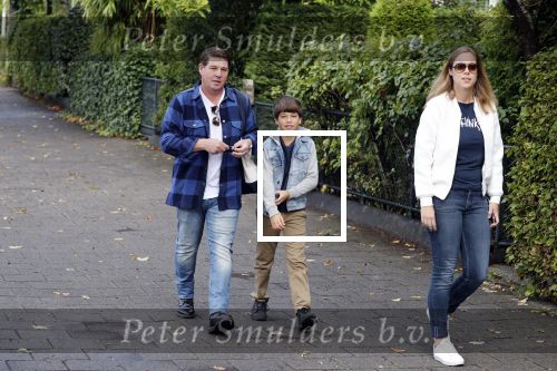 Amsterdam 25 augustus 2018
Martijn Krabbe gaat met zijn zoon achilles en zijn nieuwe vriendin Deborah Wietzes boodschappen doen.