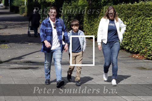 Amsterdam 25 augustus 2018
Martijn Krabbe gaat met zijn zoon achilles en zijn nieuwe vriendin Deborah Wietzes boodschappen doen.