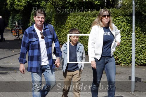 Amsterdam 25 augustus 2018
Martijn Krabbe gaat met zijn zoon achilles en zijn nieuwe vriendin Deborah Wietzes boodschappen doen.
