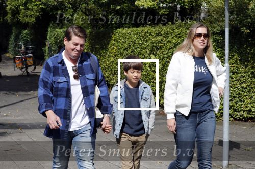 Amsterdam 25 augustus 2018
Martijn Krabbe gaat met zijn zoon achilles en zijn nieuwe vriendin Deborah Wietzes boodschappen doen.