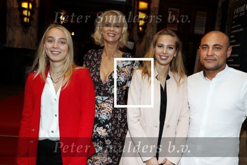 Amsterdam 4 september 2018
Premiere de inspirator in Tuschinki.
Mary-Lou v Steenis kwam met haar man en dochters