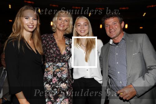 Amsterdam 4 september 2018
Premiere de inspirator in Tuschinki.
Mary-Lou v Steenis kwam met haar man en dochters
