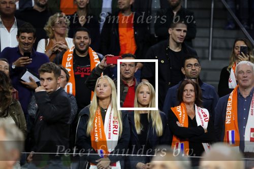 Amsterdam 6 mei 2018
Nederland-Peru 2-1 . Afscheidswedstrijd Wesley Sneijder . Zijn vrouw Yolanthe Sneijder Cabau en zoons Jessey en Xess Xava zijn natuurlijk aanwezig. Najib Amhali