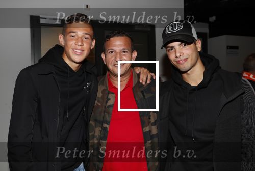 Amsterdam 6 mei 2018
Nederland-Peru 2-1 . Afscheidswedstrijd Wesley Sneijder . Zijn vrouw Yolanthe Sneijder Cabau en zoons Jessey en Xess Xava zijn natuurlijk aanwezig. Najib Amhali met Maxim Gullit en een vriendje
